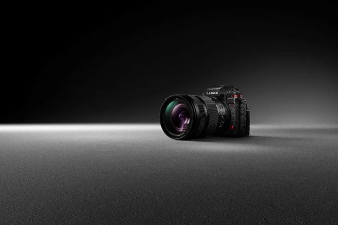 及大光圈变焦镜头LUMIX S 24-60mm F28松下推出全画幅无反相机LUMIX S1M2S1M2E(图2)