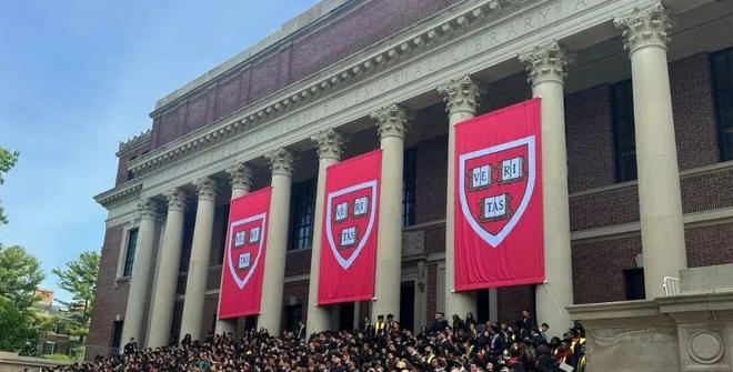 佛毕业演讲的中国女生震撼全场哈佛战胜川普这天史上首位在哈(图3)
